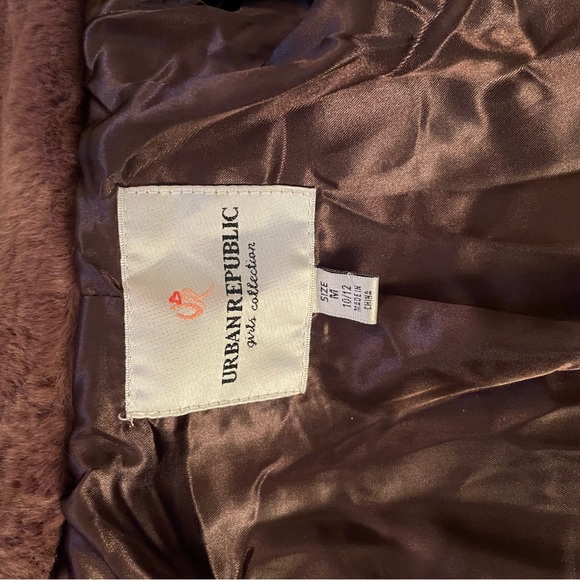 Girls winter faux fur bomber jacket. Like new condition (worn twice) - Picture 3 of 4